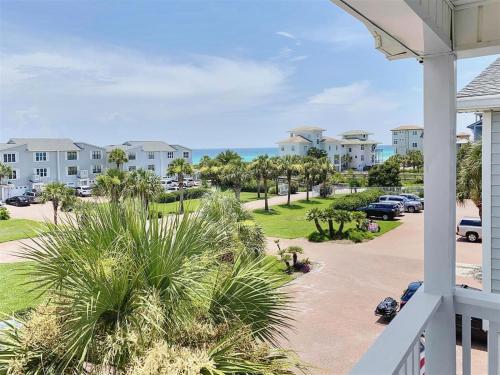 Blue Mountain Beach - SeaHaunts 5D in Santa Rosa Beach, USA