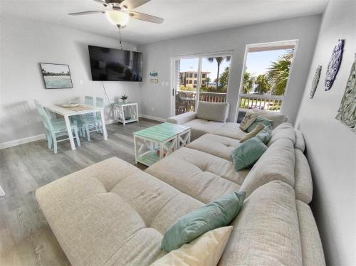 Blue Mountain Beach - SeaHaunts 5D in Santa Rosa Beach, USA