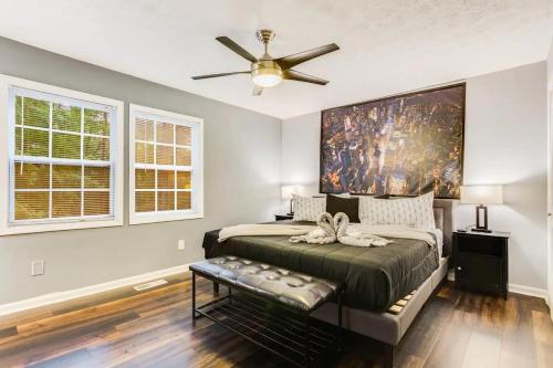 Grand Retreat Sleeps 12 Spacious Deck and WiFi in Fairington, USA