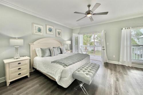 Blue Mtn - Beach Music 30A in Santa Rosa Beach, USA