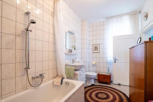 淋浴間, Wohnen am Park in 迪茨