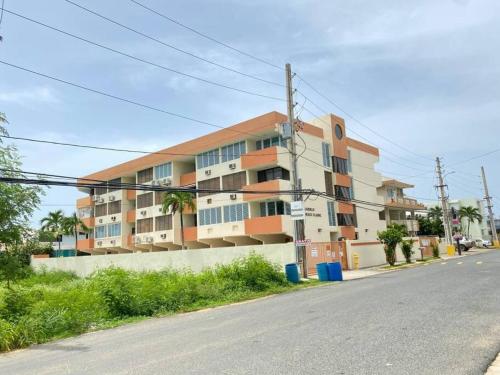 Lovely 2 bedroom condo 2min walking to the beach in Luquillo