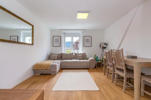 KAYA Zurich Apartment 5A - Downtown 2-BR Deluxe Loft Apt, Zúrich