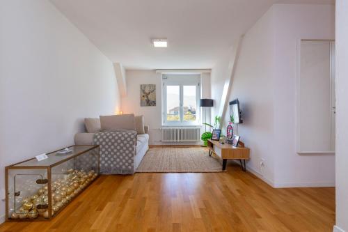 KAYA Zurich Apartment 5B - Downtown 2BR Deluxe Loft Apt, Zúrich