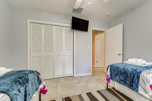 Lutz Home about 14 Mi to Downtown Tampa Lutz Home about 14 Mi to Downtown Tampa