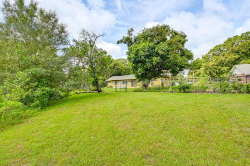 Lutz Home about 14 Mi to Downtown Tampa Lutz Home about 14 Mi to Downtown Tampa