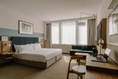 Club Quarters Hotel, St. Paul’s in The City