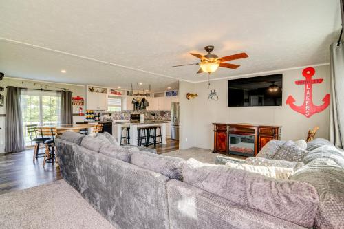 2 Mi to Lake Cumberland: Family-Friendly Retreat!