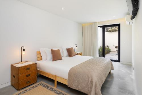 WHome Beachside Bliss In Carcavelos, 1BR With Patio & Parking in คาร์คาเวโลส