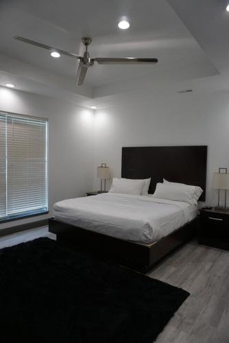 Hideaway in a Luxurious Location Hideaway in a Luxurious Location