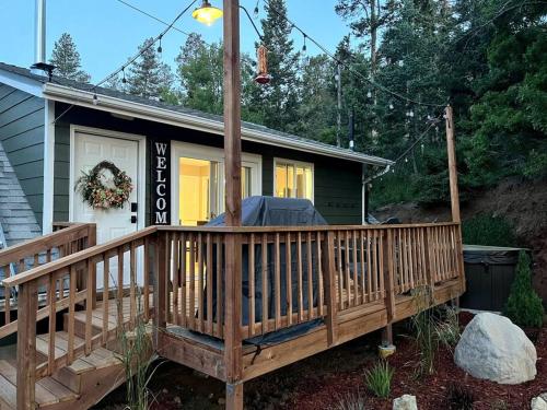 Cozy, Cottage Get-away with hot tub and views in Cascade-Chipita Park, USA