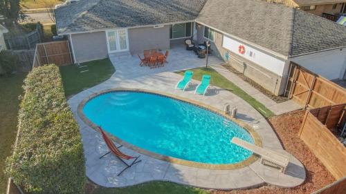 Dream Vacation Home with Pool for Large Groups in Garland, USA