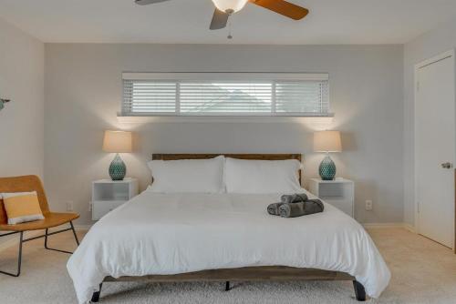 Dream Vacation Home with Pool for Large Groups in Garland, USA