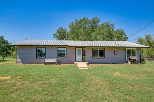 Millsap Home on 150 Acres with Trails Pet-Friendly! in Millsap, Vereinigte Staaten von Amerika