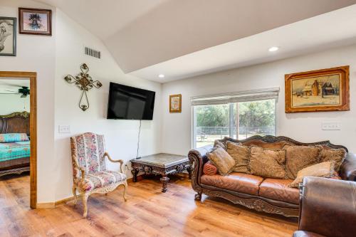 Millsap Home on 150 Acres with Trails Pet-Friendly! in Millsap, USA