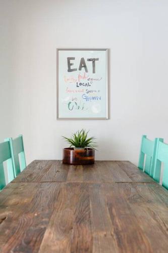 Amazing House with Pool, Arcade, Hot Tub and More - Accomodates 16 guests Amazing House with Pool, Arcade, Hot Tub and More - Accomodates 16 guests