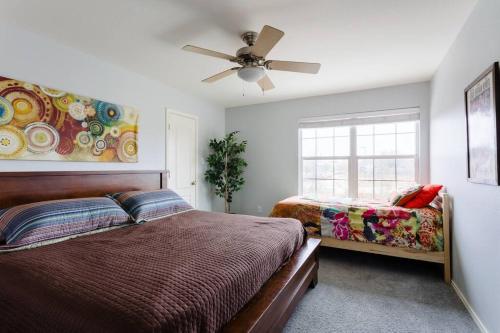 Amazing House with Pool, Arcade, Hot Tub and More - Accomodates 16 guests Amazing House with Pool, Arcade, Hot Tub and More - Accomodates 16 guests