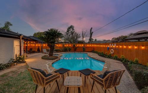 Spring Branch Getaway Feat 5BD Pool Hot tub