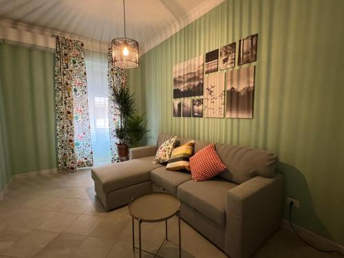 Maison Roberto, Roma