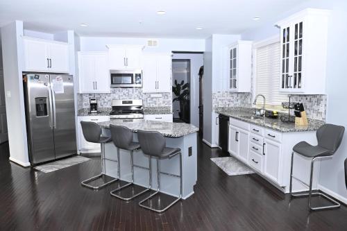 Kitchen, Luxury Living at Woodmore in Glenarden (MD)