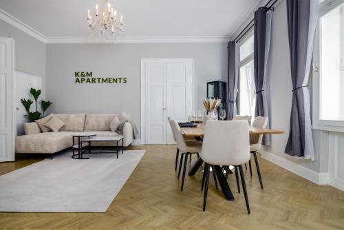 4BR - Zentral - Geräumig - Terrasse - Altbau - Netflix - Grill - Wifi in Wiesbaden, Deutschland