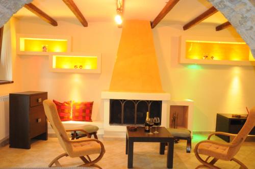 Koplietošanas atpūtas telpa ar TV, Giusvalla Forest Villas & Retreat, Liguria in Giusvalla