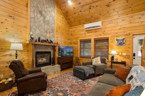 Bear Ridge Retreat in Banner Elk, USA