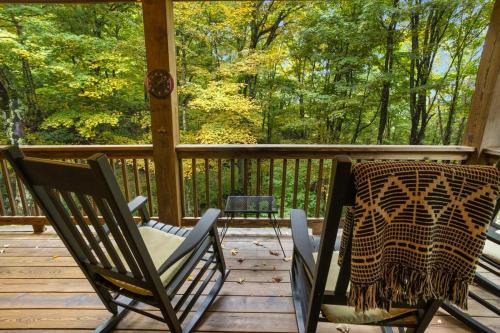 Bear Ridge Retreat in Banner Elk, USA