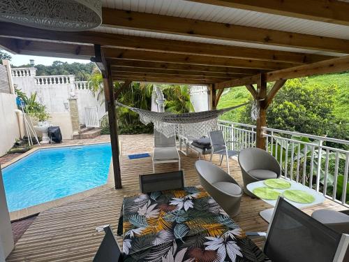 Swimming pool, Chez Francis in Petit-Bourg