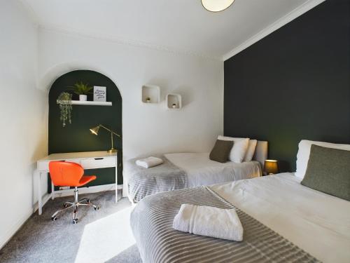 Charming Apartments - Cosy Retreat - short drive to city centre - Free parking, Liverpool (photo 8)