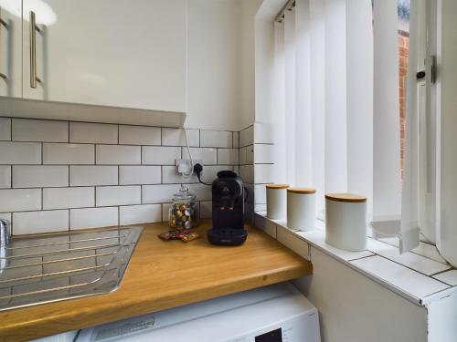 Charming Apartments - Cosy Retreat - short drive to city centre - Free parking, Liverpool (photo 9)