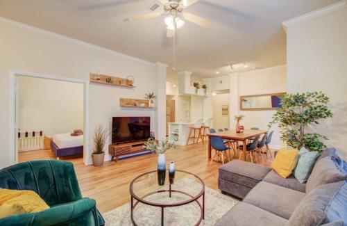 Heart of Houston Pool Gym Amenities Luxury Heart of Houston Pool Gym Amenities Luxury