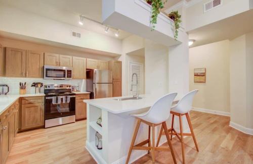 Heart of Houston Pool Gym Amenities Luxury Heart of Houston Pool Gym Amenities Luxury