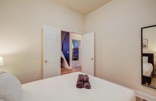 Heart of Houston Pool Gym Amenities Luxury Heart of Houston Pool Gym Amenities Luxury