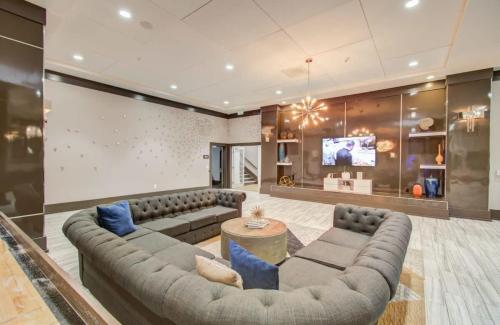 Heart of Houston Pool Gym Amenities Luxury Heart of Houston Pool Gym Amenities Luxury