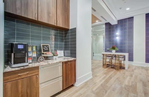 Heart of Houston Pool Gym Amenities Luxury Heart of Houston Pool Gym Amenities Luxury