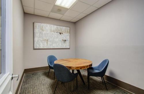 Heart of Houston Pool Gym Amenities Luxury Heart of Houston Pool Gym Amenities Luxury