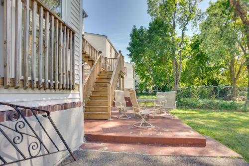 Shared Yard, 4 Mi to NYC Englewood Apartment! in แองเกิลวูด (NJ)