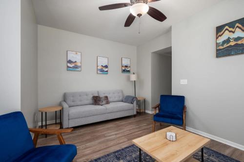 2 Bedroom Apartment, Free Parking, Next To Mayo! in Rochester, USA