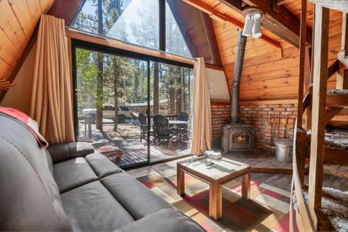 A-Frame of Mind - Nice cozy cabin great view to the outdoors and peaceful in Big Bear City, USA