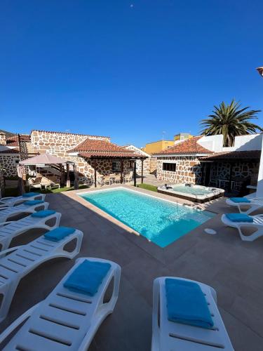 Villa La Centinela Luxury - Private Pool - 4BR