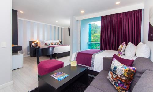 1 queen bed, 1 twin bed