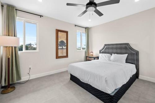 Spacious 6BR Retreat in the Heart of LA