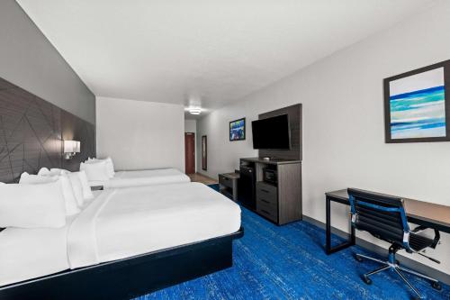 Best Western Palace Inn & Suites - image 13