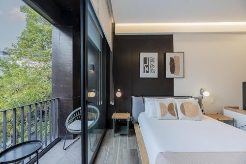 Studio Apartment image 2