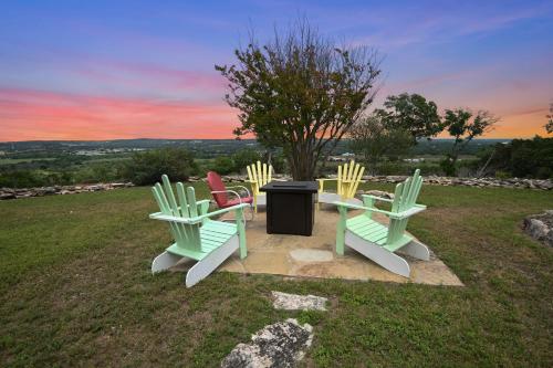 Hill Top Cottage in Fredericksburg, USA