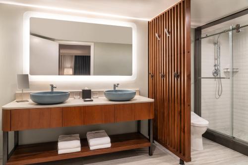 Two-Bedroom Presidential Suite