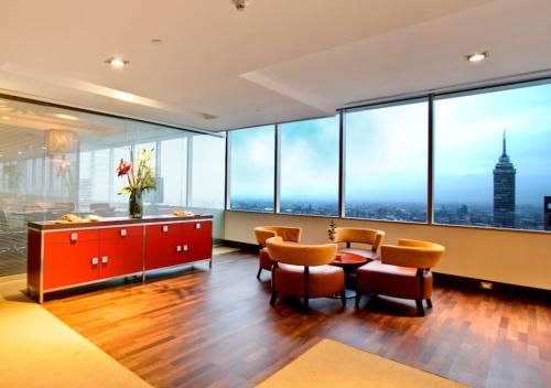 Standard Junior King Suite image 1