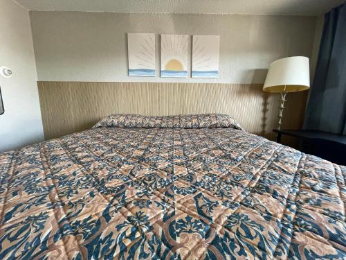 Stone Creek Inn & Suites in Worth, USA