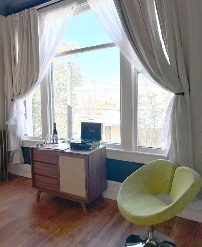 The Columbia Hotel – Ashland, OR
